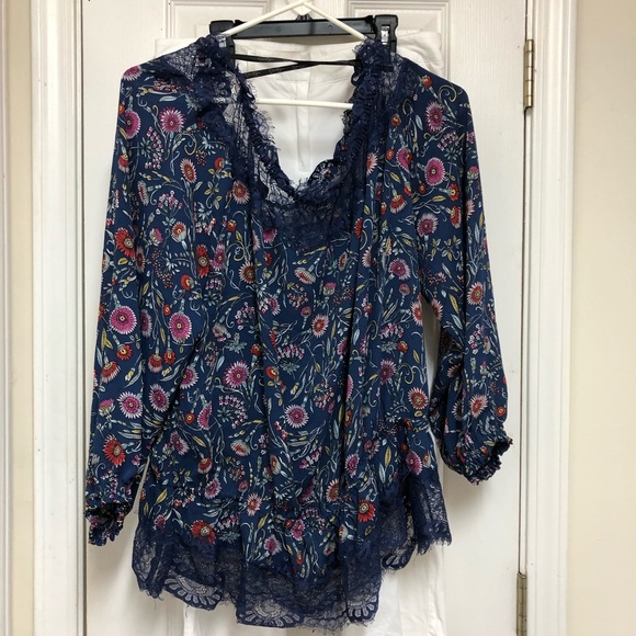 Jessica Simpson Tops - Pretty Jessica Simpson shirt